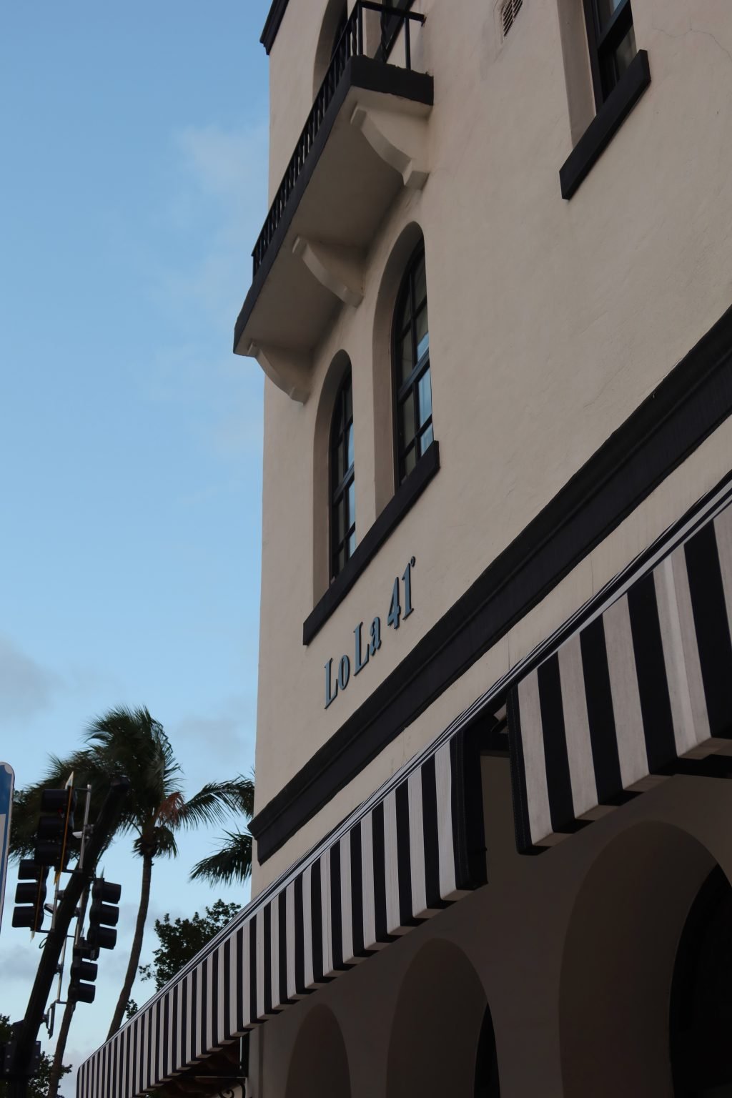 Lola 41 Palm Beach dinner restaurant sushi and cocktails nightlife atmosphere